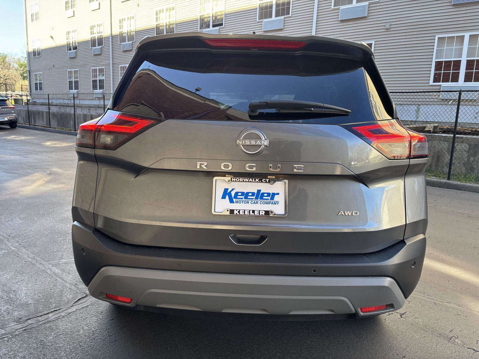 Used 2023 Nissan Rogue S image 4