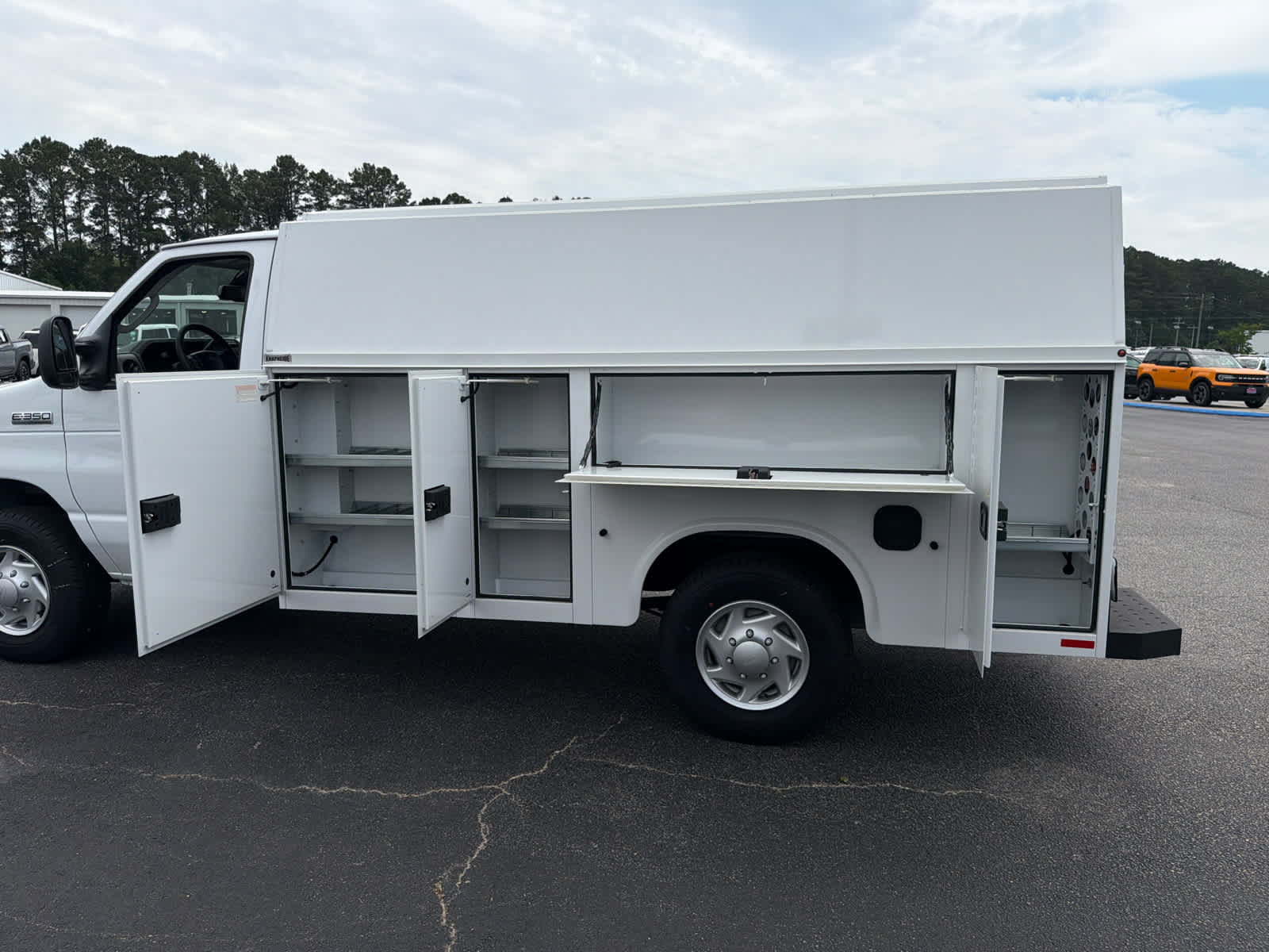 New 2026 Ford E-350 and Econoline 350 Super Duty w/ Power Equipment Group RWD image 19