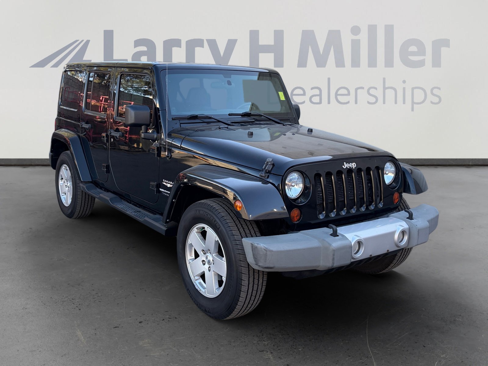 Used 2012 Jeep Wrangler Unlimited Sahara w/ Connectivity Group image 7