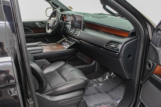 Used 2021 Lincoln Navigator L Reserve AWD/4WD image 25