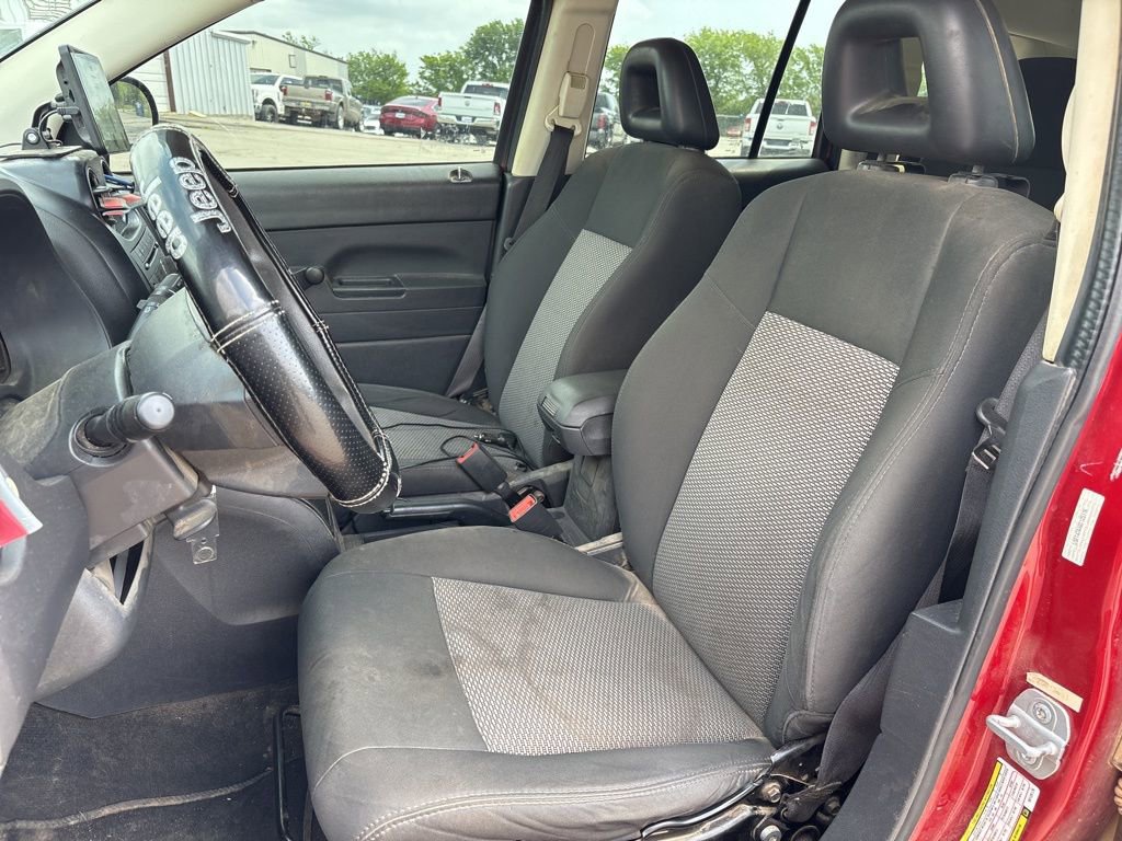 Used 2009 Jeep Compass Sport image 11