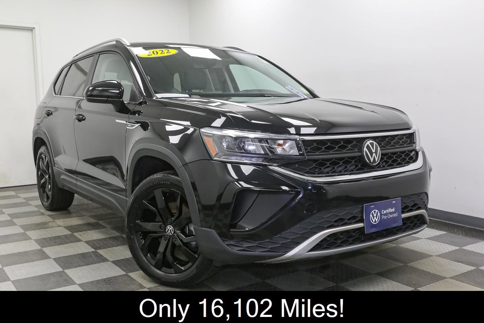 Certified 2022 Volkswagen Taos SE w/ Panoramic Sunroof Package AWD/4WD image 3