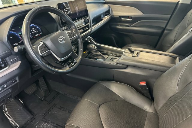 Used 2024 Toyota Grand Highlander AWD image 11