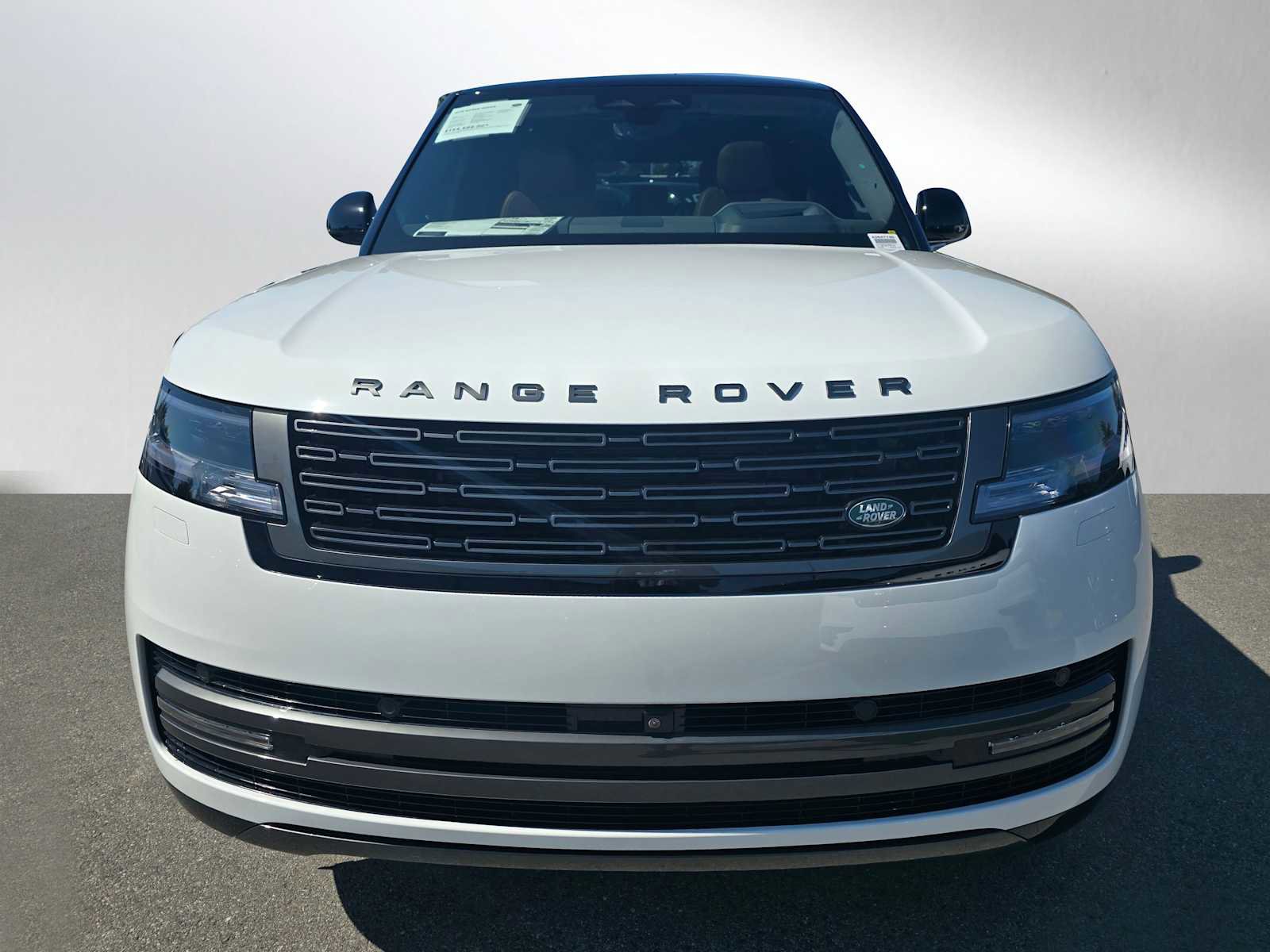 New 2025 Land Rover Range Rover Long Wheelbase SE image 8