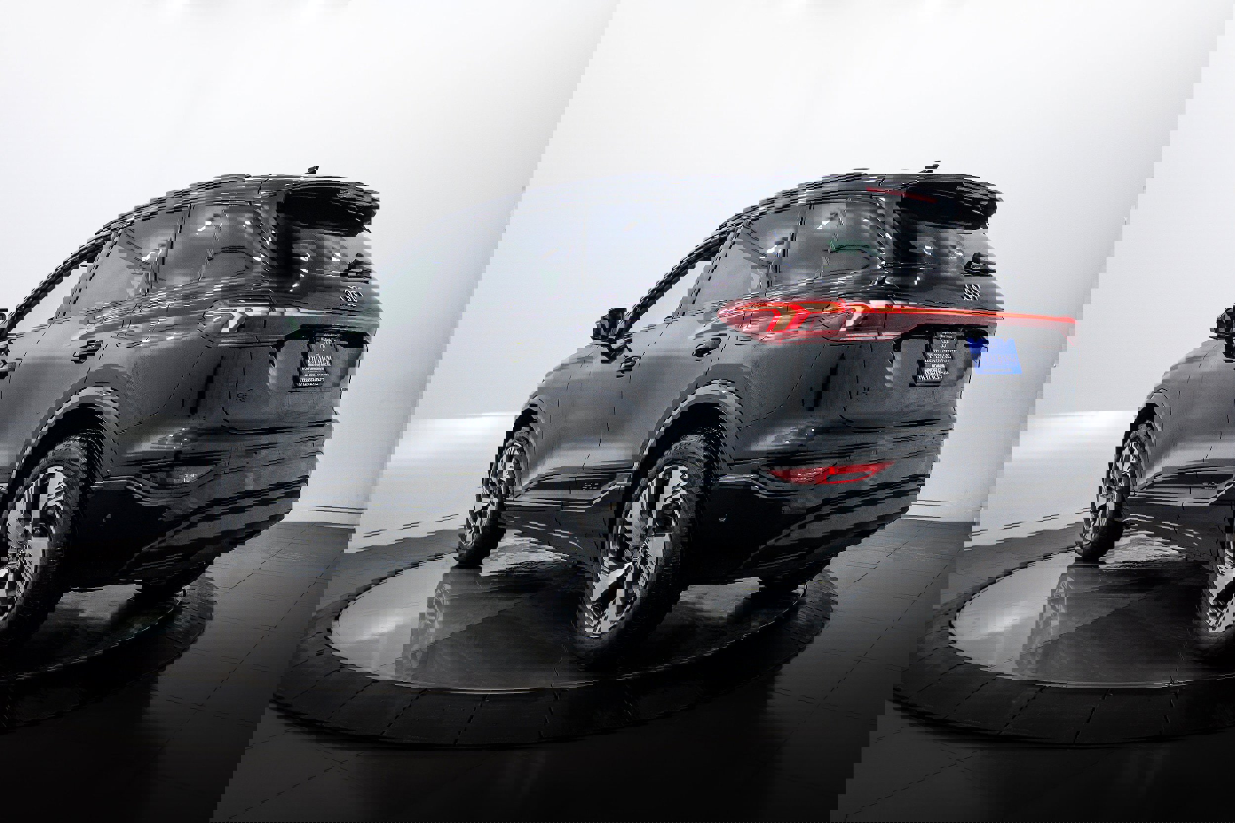 New 2025 Audi Q6 e-tron Premium Plus image 5