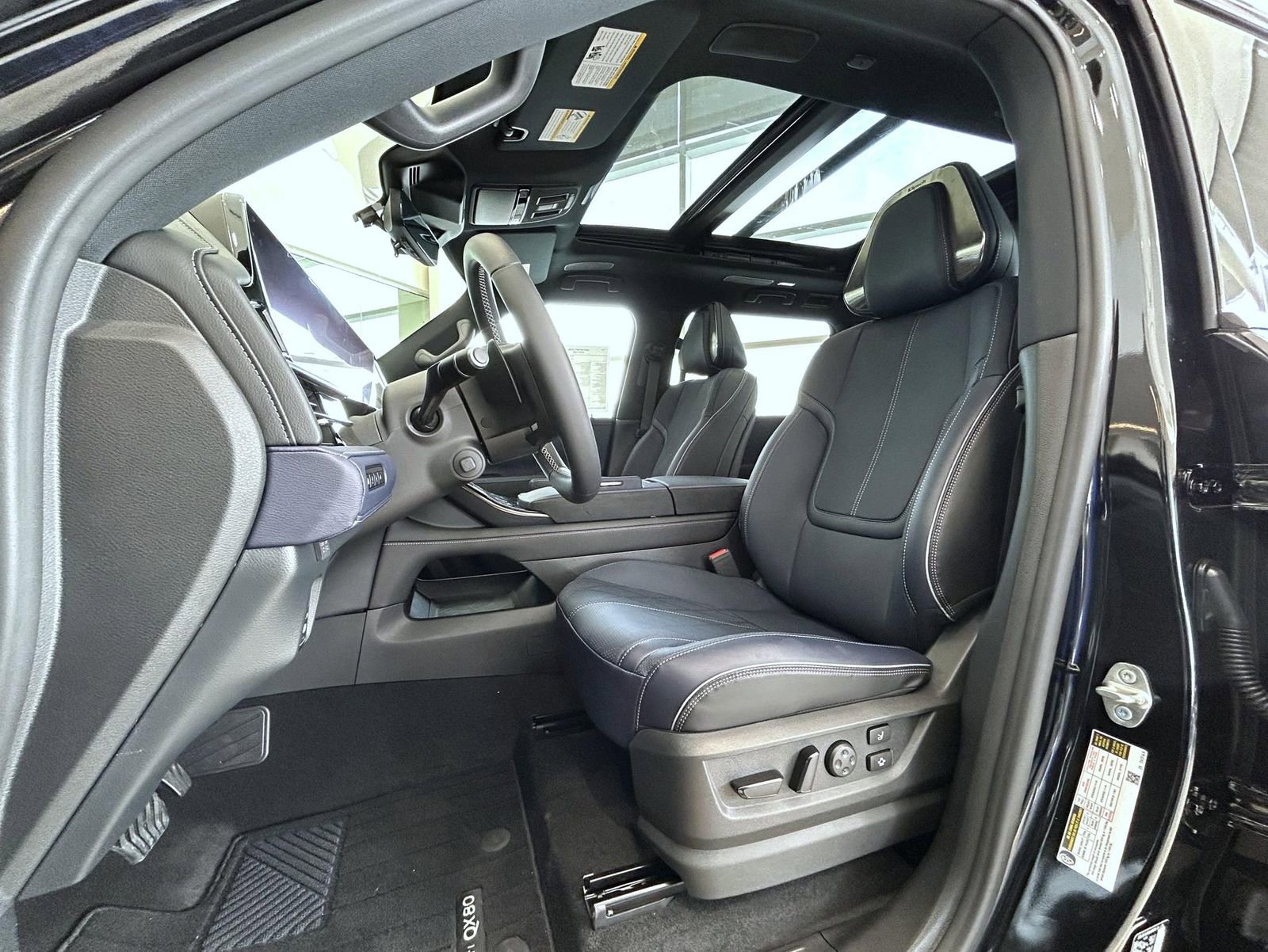 New 2026 INFINITI QX80 4WD image 9