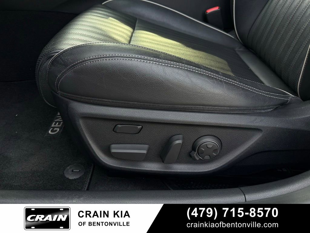 Used 2019 Genesis G70 3.3T Advanced image 11