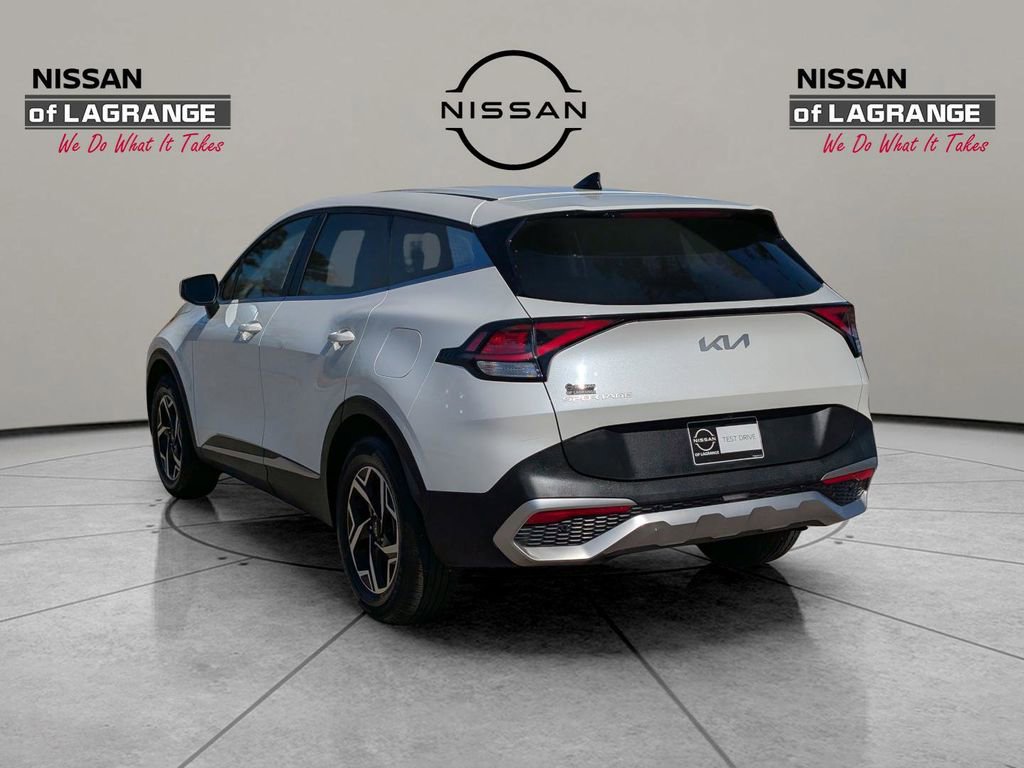 Used 2023 Kia Sportage LX FWD image 7