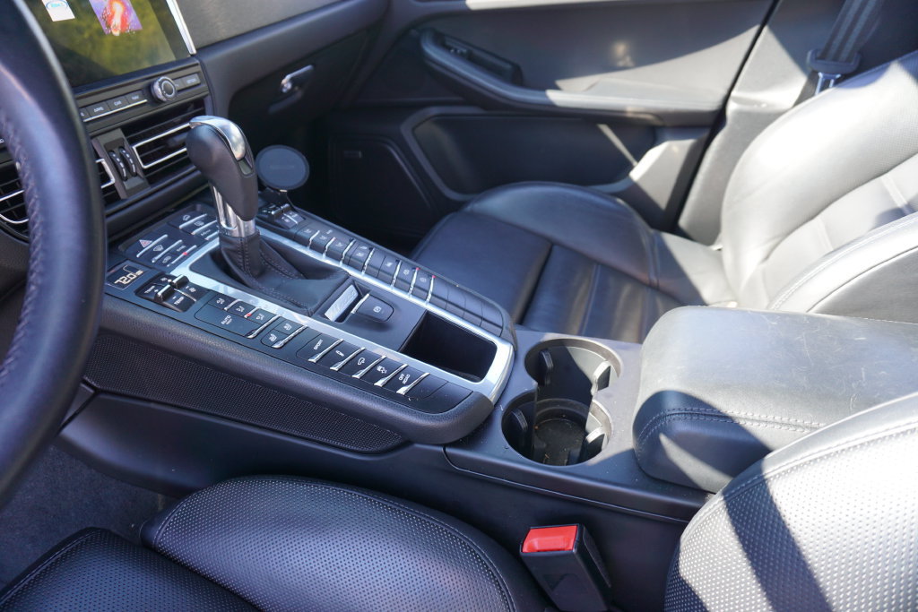 Used 2021 Porsche Macan GTS AWD/4WD image 23