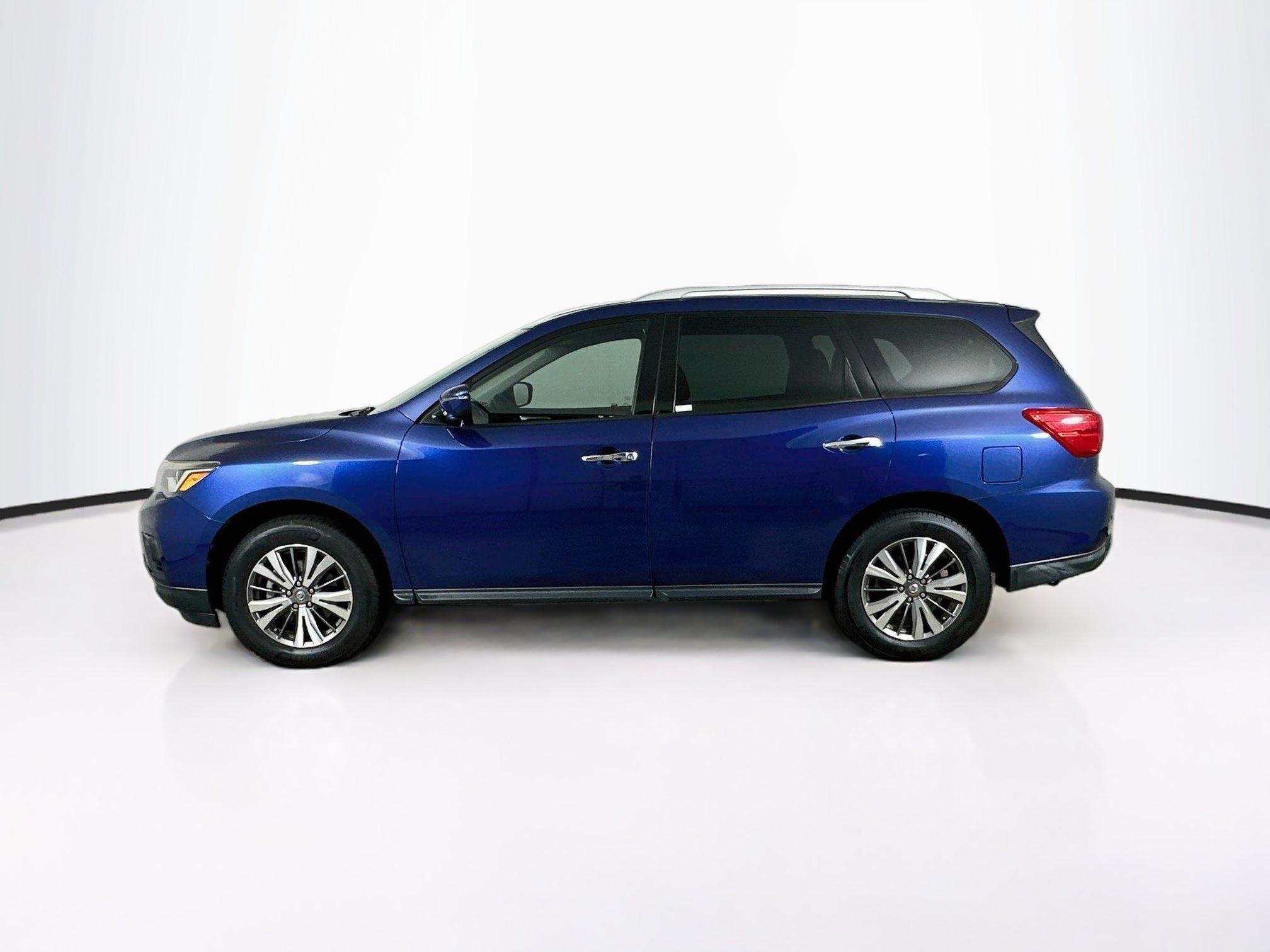 Used 2018 Nissan Pathfinder S FWD image 4