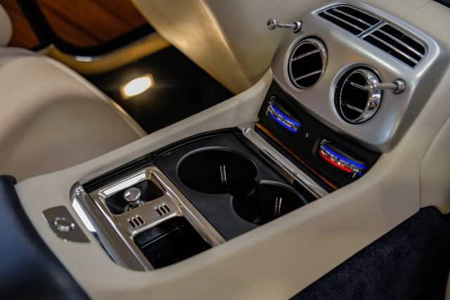 Used 2017 Rolls-Royce Wraith RWD image 57