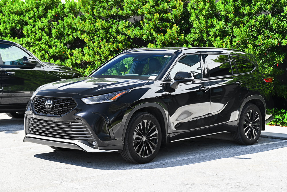 Used 2024 Toyota Highlander XSE FWD image 1