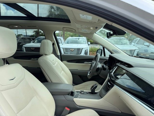 Certified 2023 Cadillac XT6 Premium Luxury FWD image 15