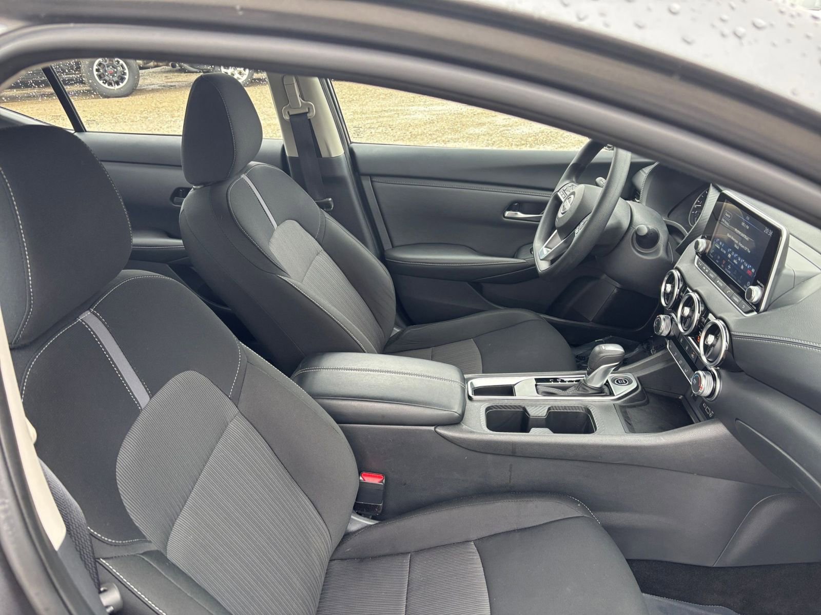 Used 2025 Nissan Sentra SV image 24