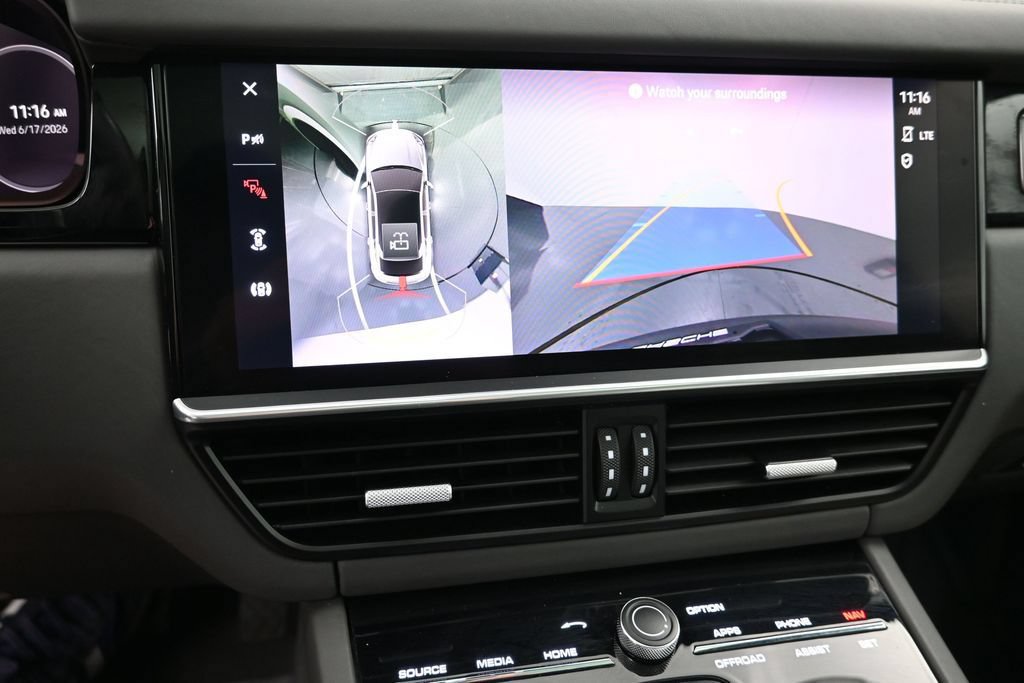 Certified 2022 Porsche Cayenne Platinum Edition AWD/4WD image 17