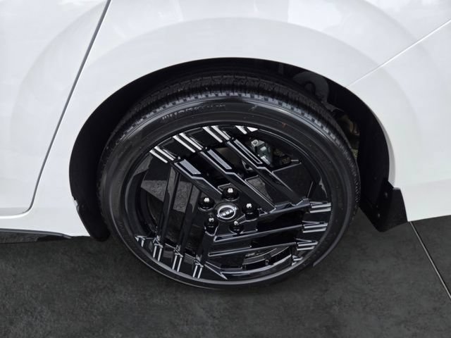 New 2026 Nissan Sentra SR w/ SR Premium Package FWD image 11