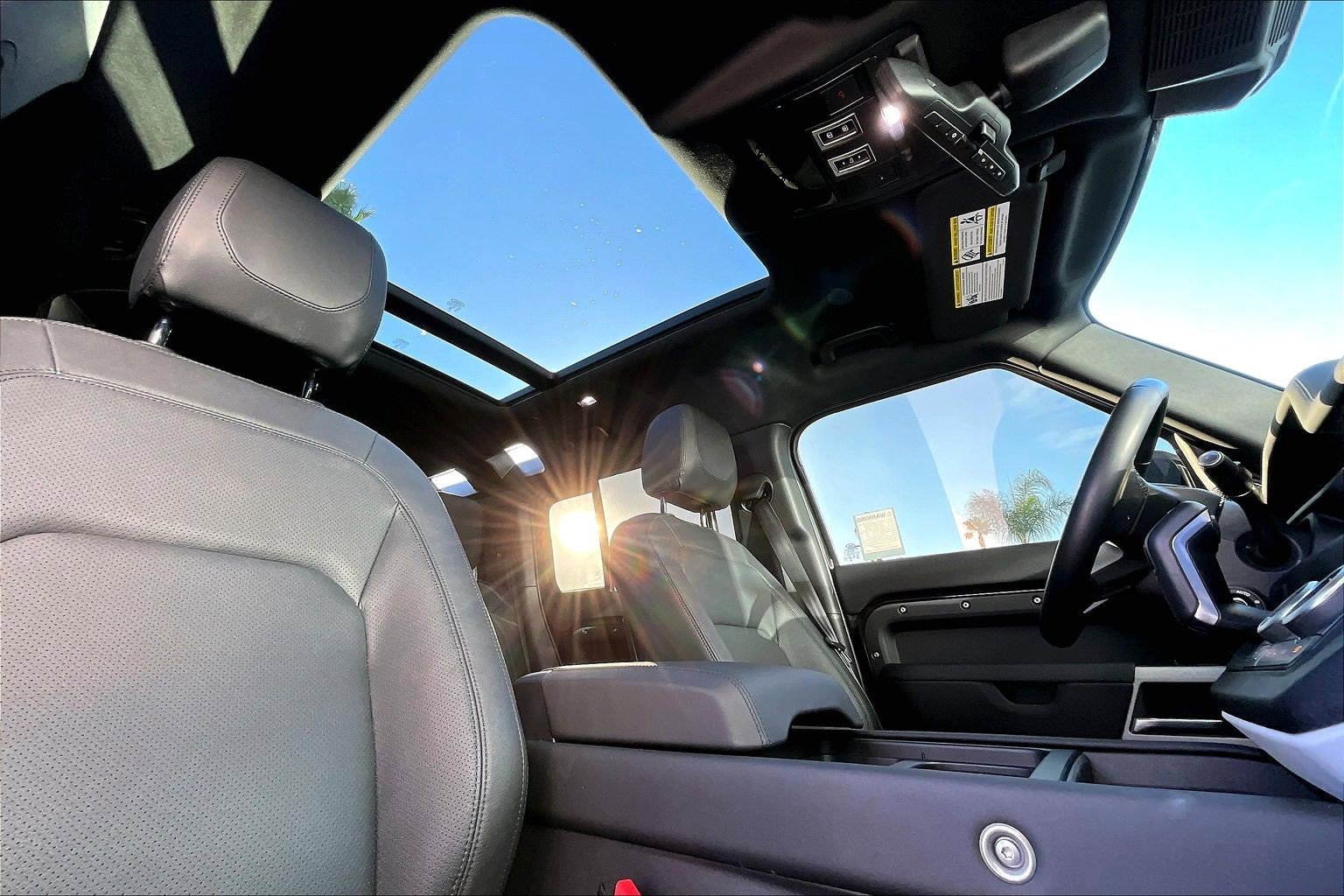 Used 2024 Land Rover Defender 110 S image 22