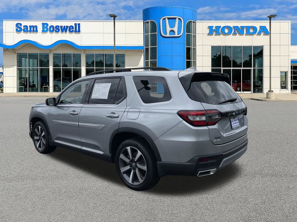 Used 2023 Honda Pilot Touring image 6