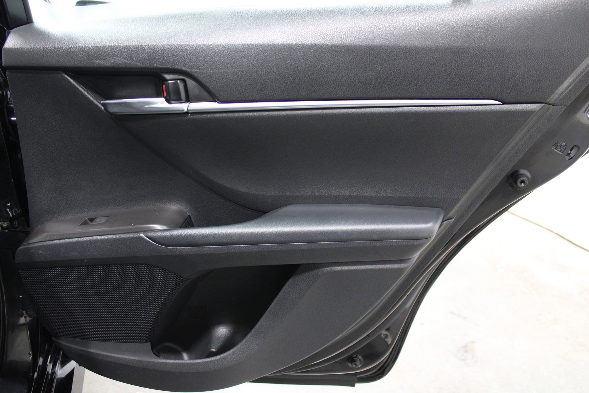 Used 2021 Toyota Camry LE FWD image 19