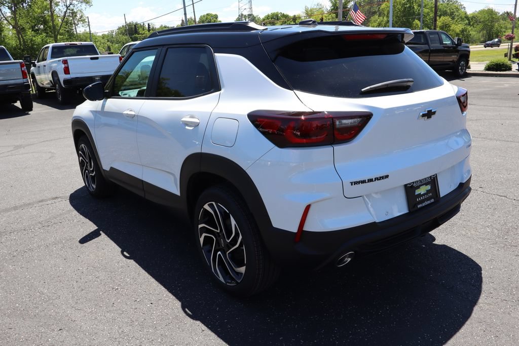 New 2026 Chevrolet TrailBlazer RS w/ Convenience Package FWD image 3