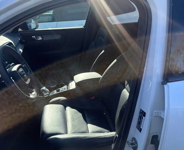 Certified 2023 Volvo XC40 B5 Plus w/ Driver Assist Package image 5