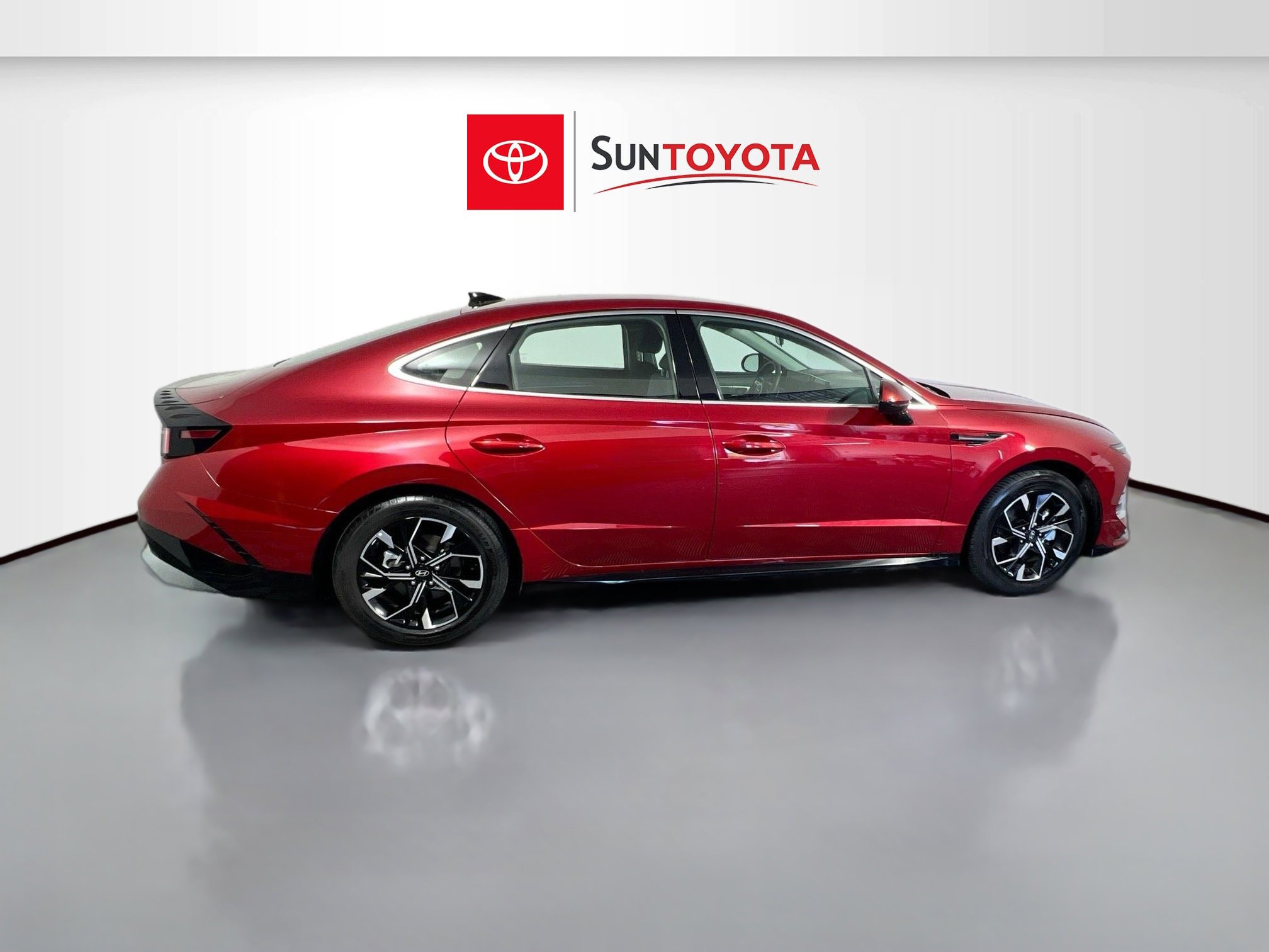 Used 2024 Hyundai Sonata SEL FWD image 2