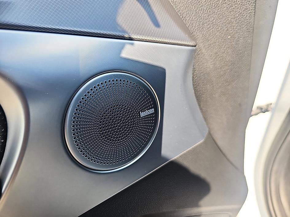 Used 2025 Genesis G70 3.3T Advanced RWD image 14