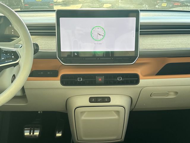 Used 2025 Volkswagen ID. Buzz 1st Edition image 29