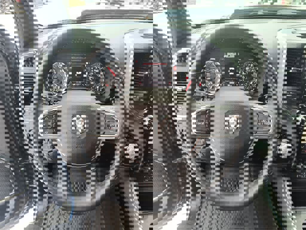 Used 2024 RAM 1500 Laramie image 14