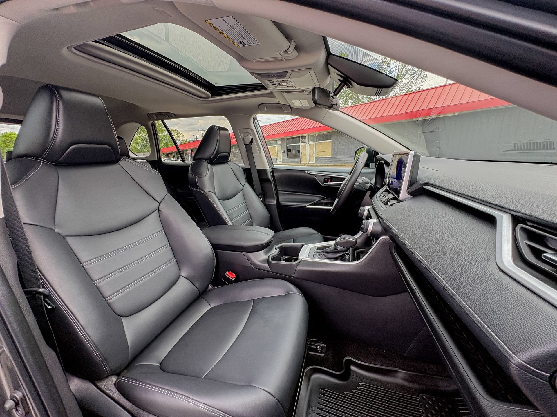 Used 2023 Toyota RAV4 XLE Premium FWD image 18