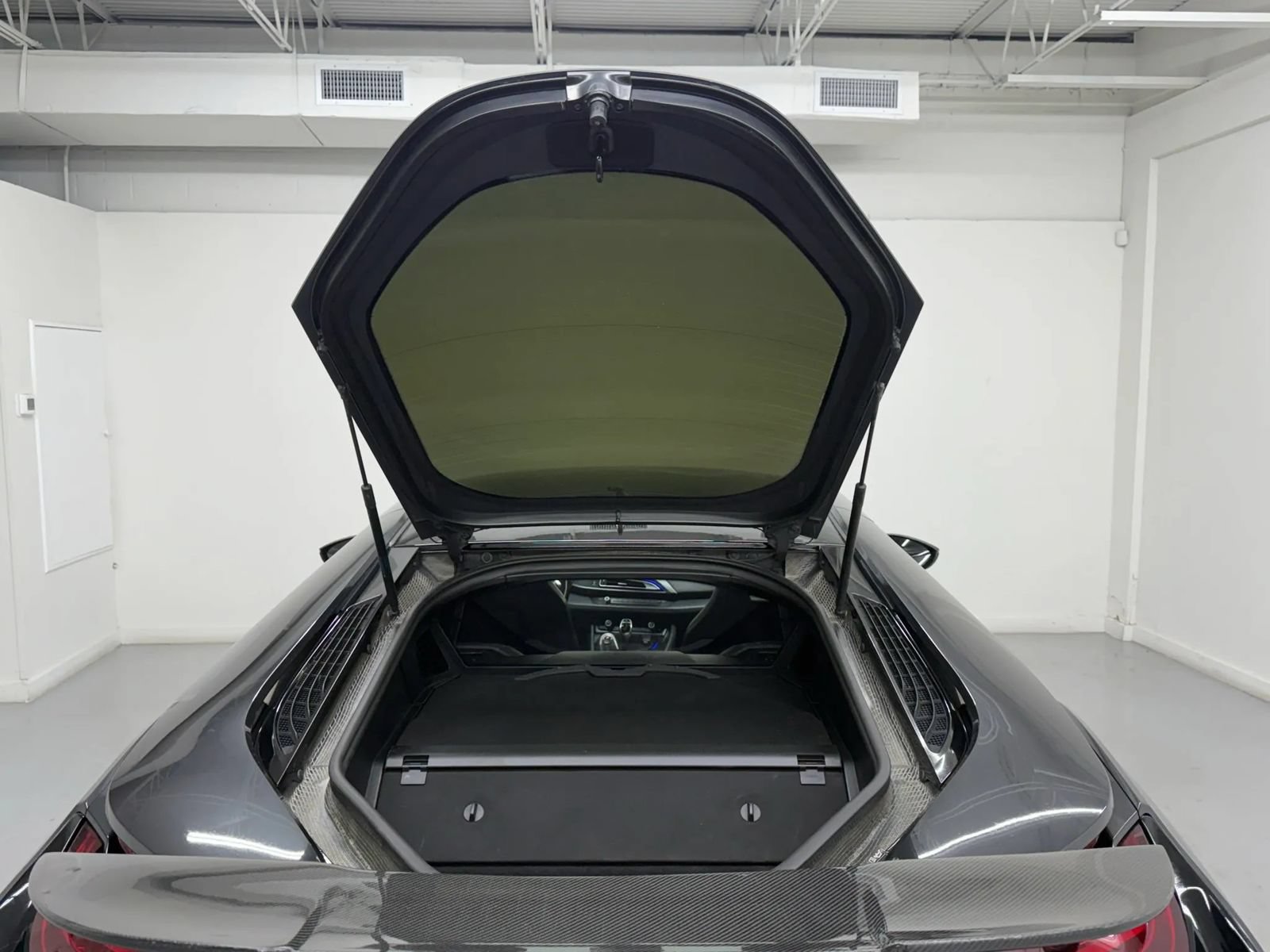 Used 2016 BMW i8 AWD/4WD image 31