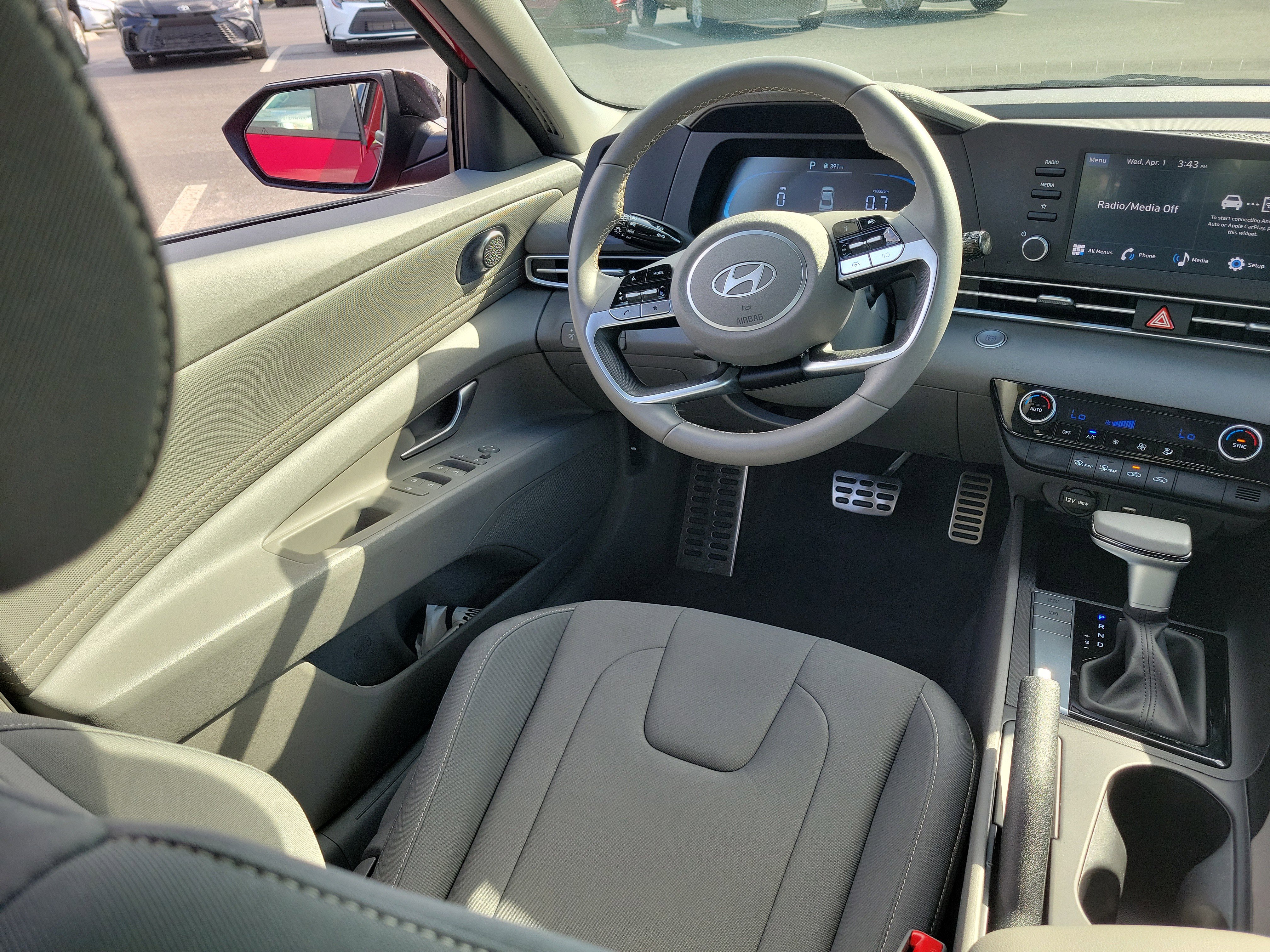 Used 2025 Hyundai Elantra Sport image 17