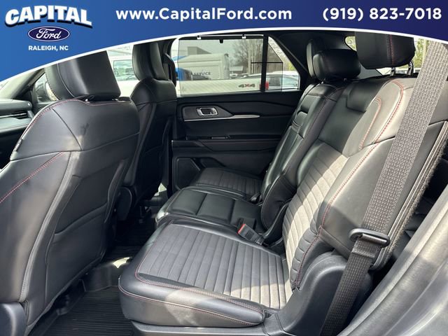 Certified 2025 Ford Explorer ST-Line w/ Premium Package AWD/4WD image 16