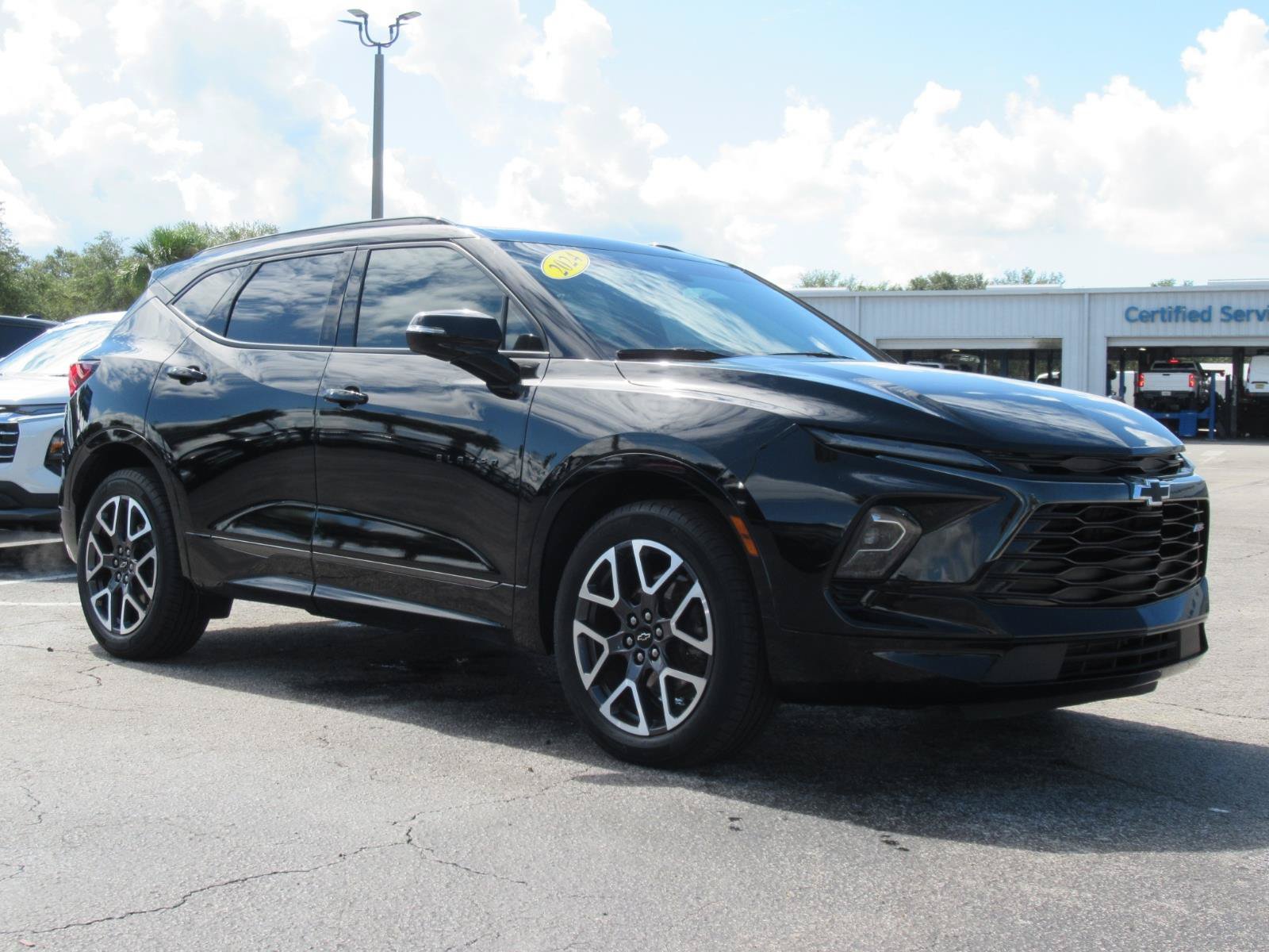 Used 2024 Chevrolet Blazer RS w/ Enhanced Convenience Package FWD image 4