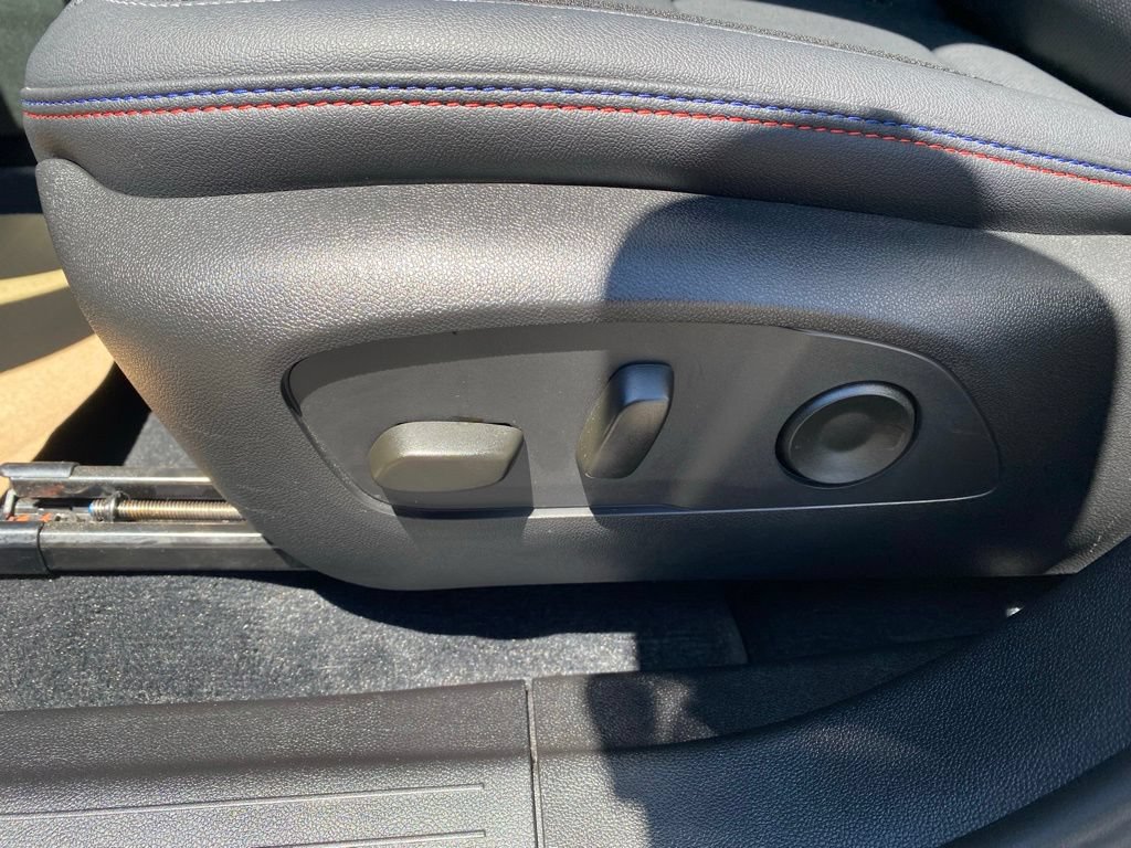 New 2025 Chevrolet Equinox EV RS FWD image 11