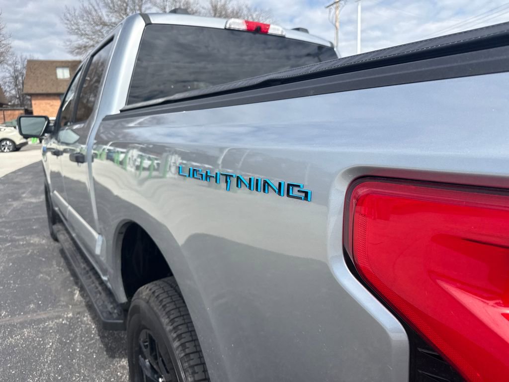 Used 2025 Ford F150 Lightning XLT AWD/4WD image 14