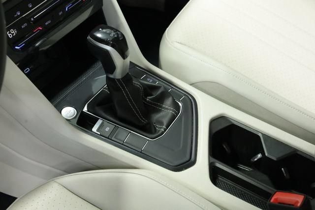 Certified 2023 Volkswagen Tiguan SE FWD image 22