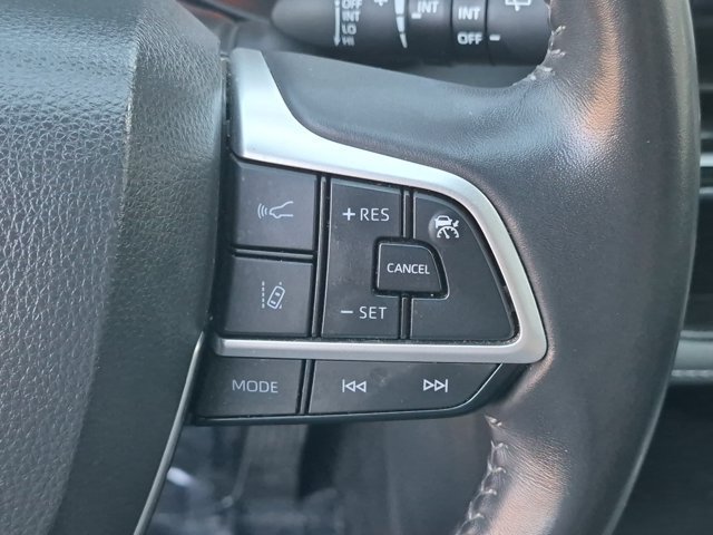 Used 2024 Toyota Highlander XSE FWD image 26