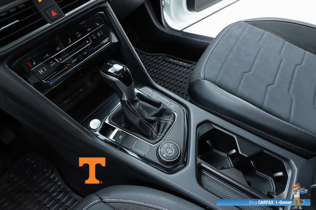 Used 2025 Volkswagen Taos SE image 62