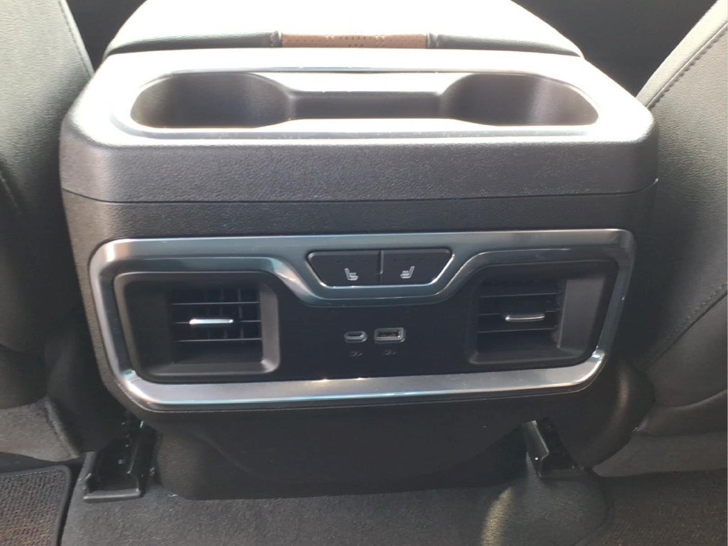 Used 2024 Chevrolet Silverado 3500 High Country w/ High Country Premium Package AWD/4WD image 19