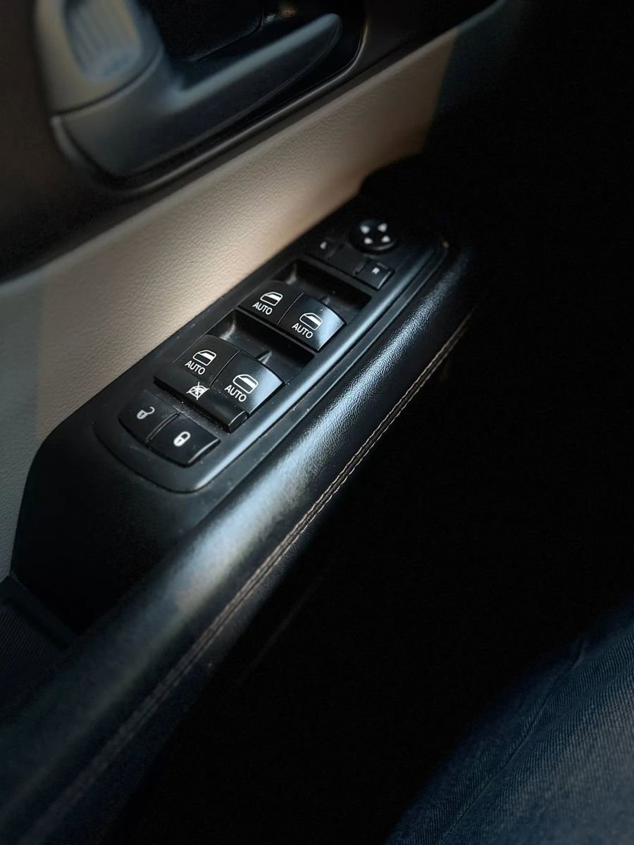 Used 2017 Chrysler Pacifica Touring-L Plus FWD image 48