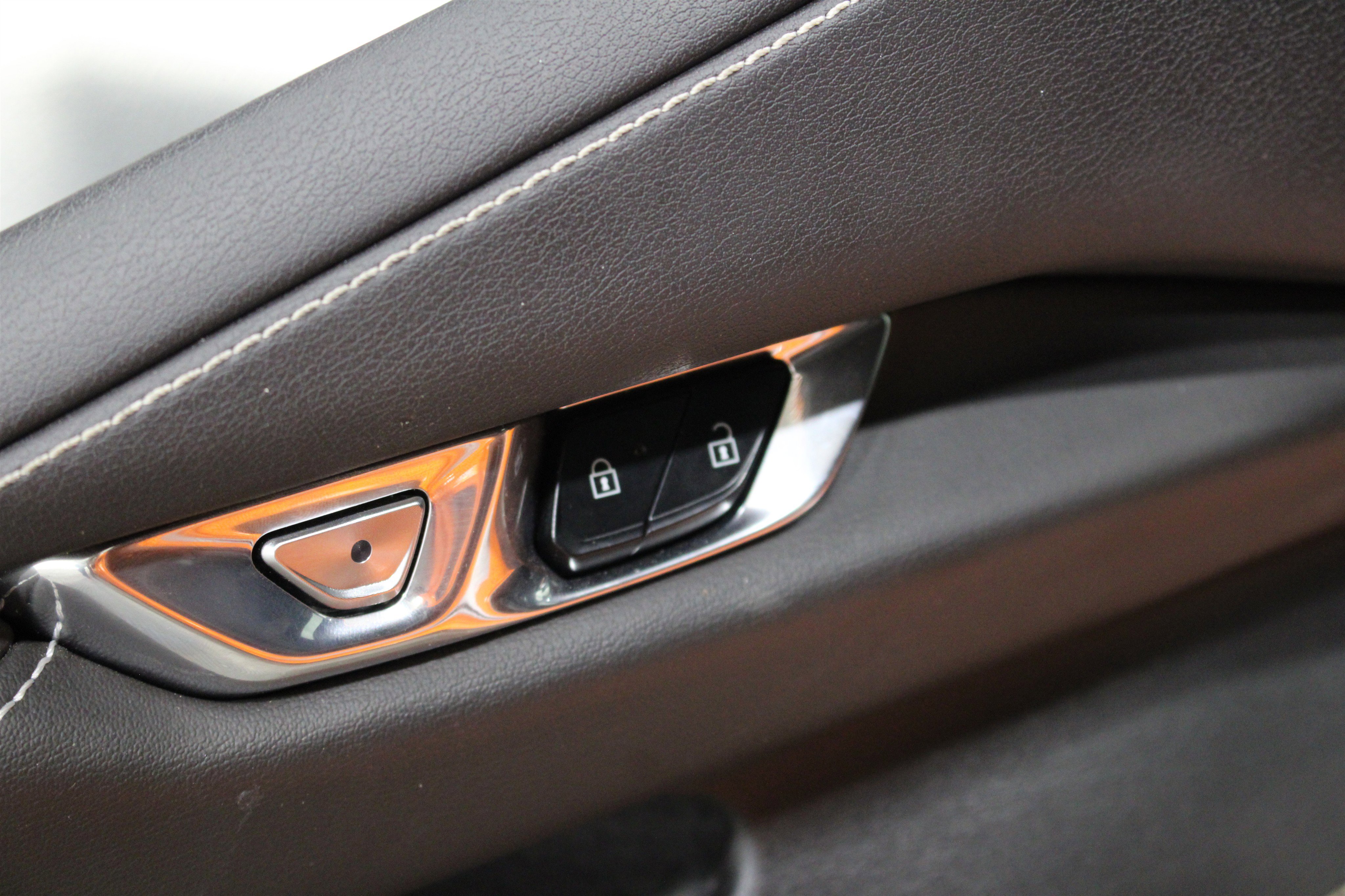 Used 2024 Chevrolet Corvette Stingray Coupe w/ Z51 Performance Package RWD image 9