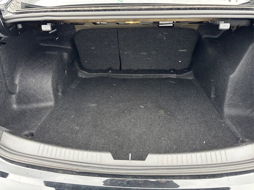 Used 2025 Chevrolet Malibu LT image 11