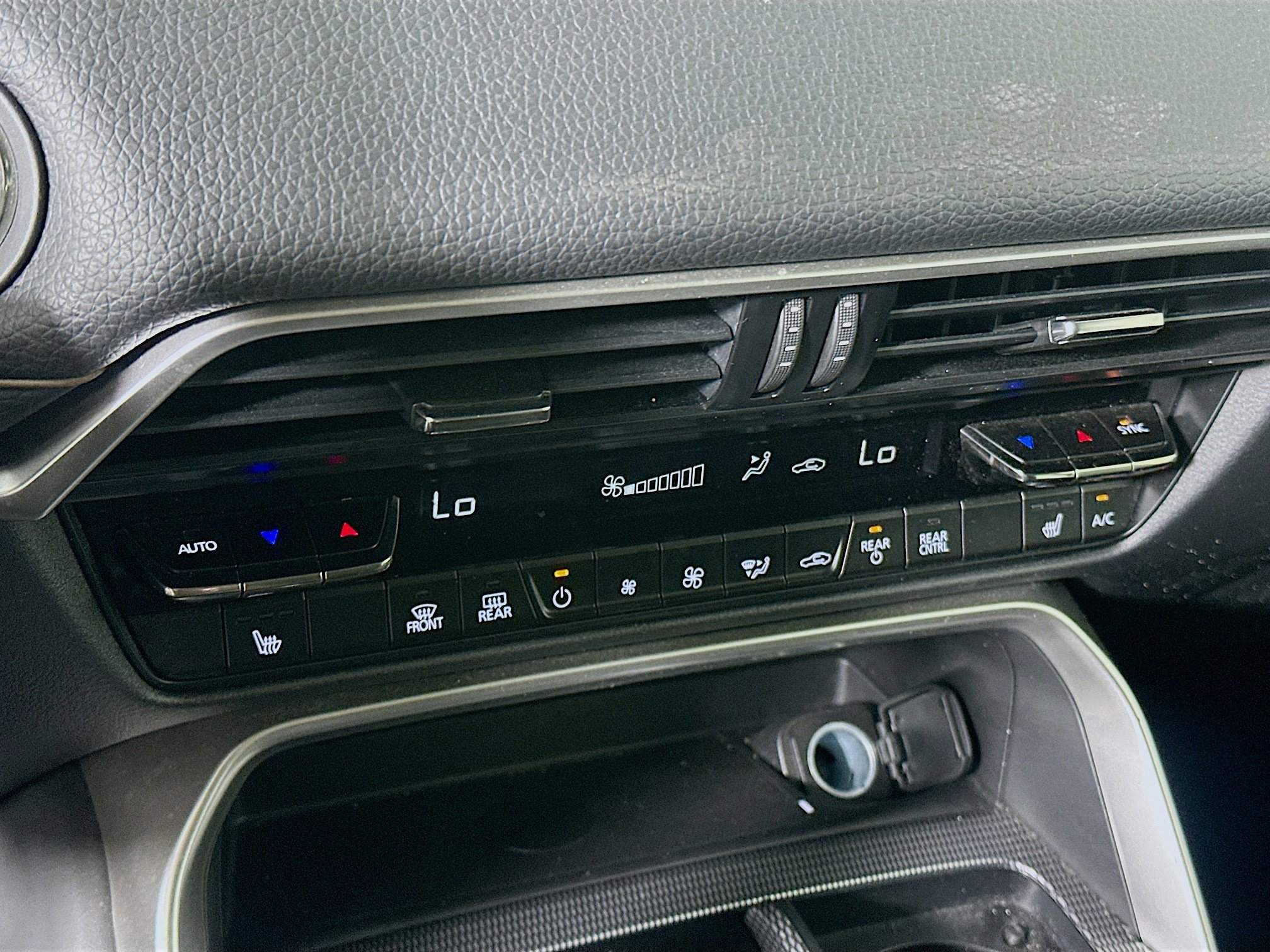 Used 2025 MAZDA CX-90 3.3 Turbo w/ Preferred Package image 22