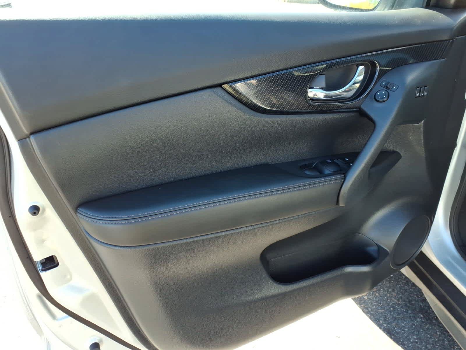 Used 2020 Nissan Rogue SL AWD/4WD image 10