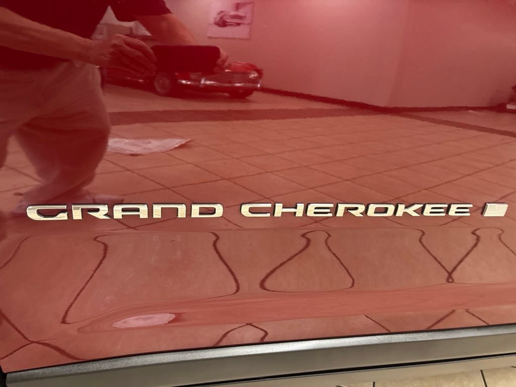 Used 2023 Jeep Grand Cherokee L Limited AWD/4WD image 8