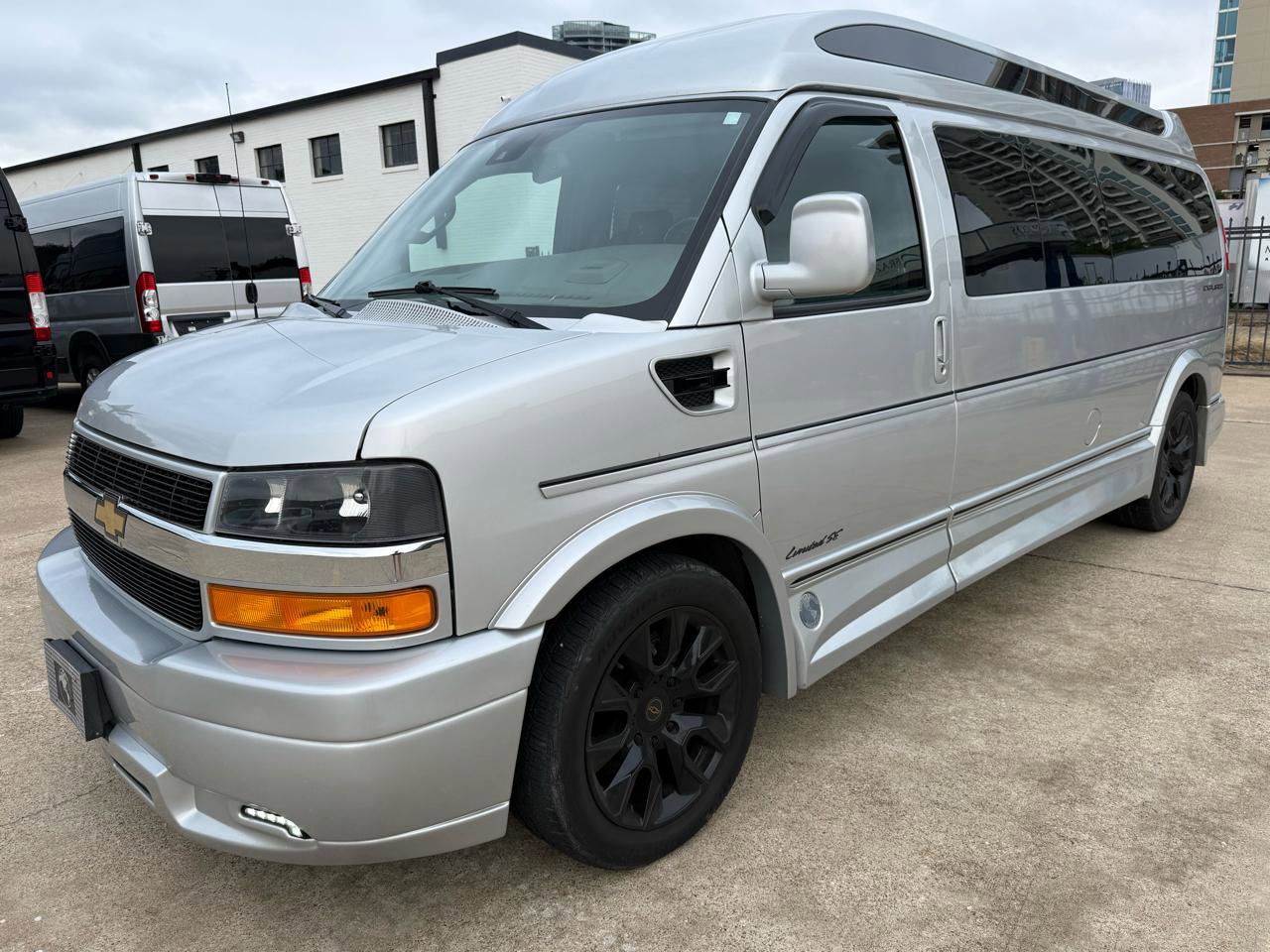 Used 2022 Chevrolet Express 2500 Extended w/ Enhanced Convenience Package image 11