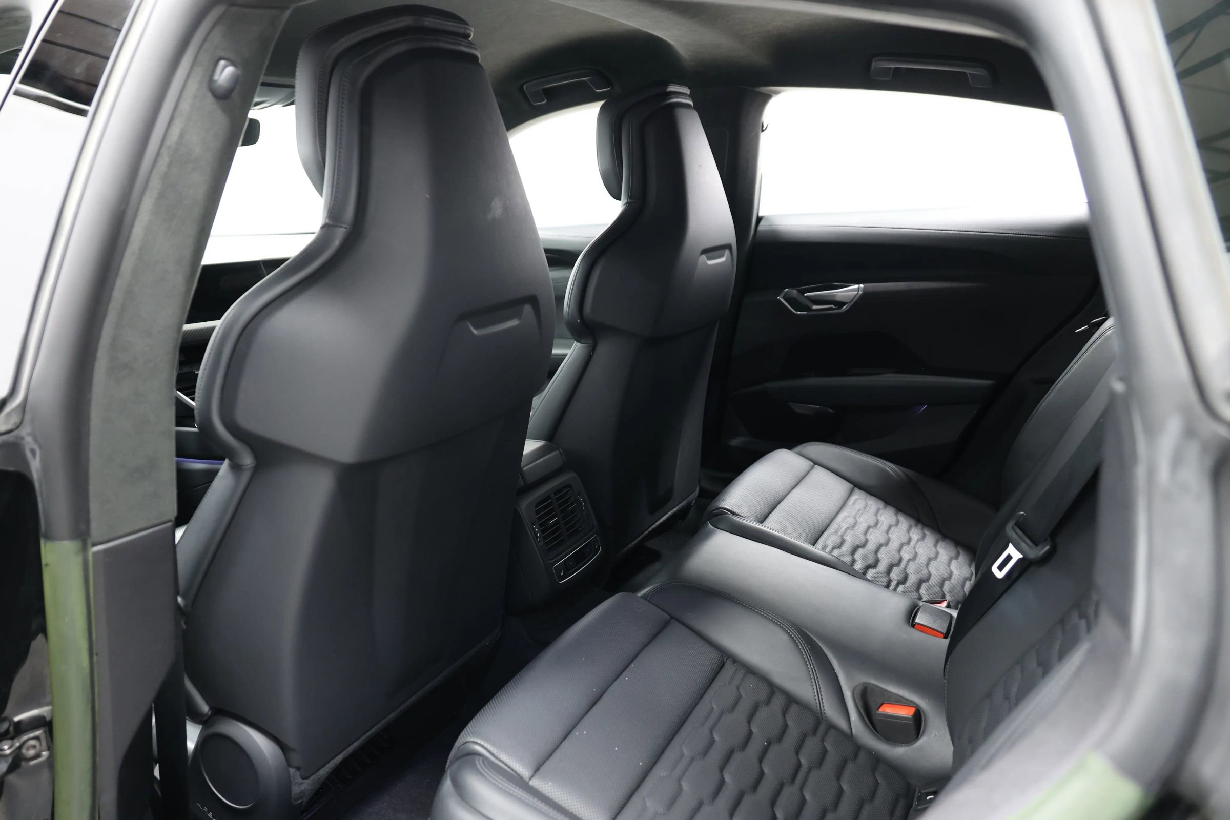 Used 2022 Audi RS e-tron GT w/ Carbon Performance Package image 54