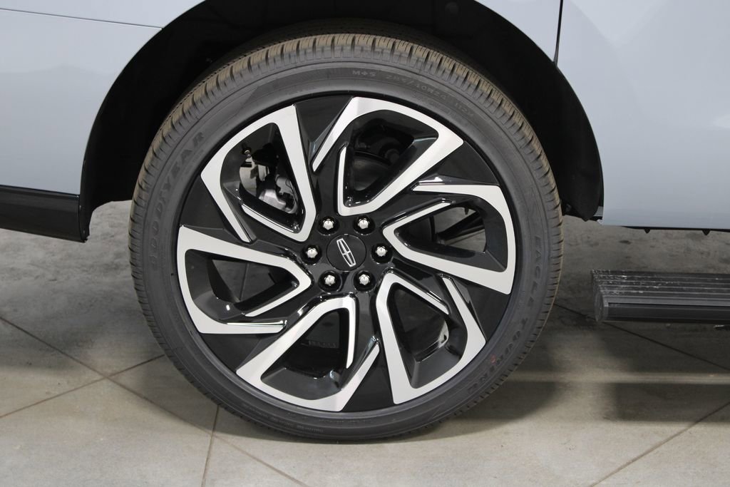 New 2026 Lincoln Navigator L Reserve image 15