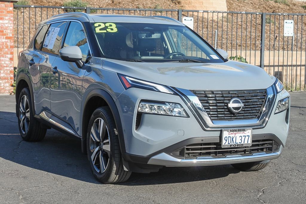 Used 2023 Nissan Rogue Platinum w/ Platinum Premium Package image 3